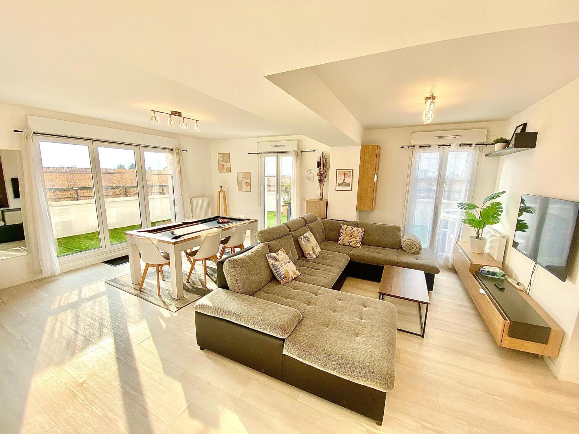 Appartement Le Prestige Terrasse-Cocon Familial Cosy, Billard & Jacuzzi Avec Vue Sur Paris à Le Blanc-Mesnil Extérieur photo